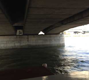 Unter den Brücken durch