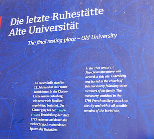 In diesem Gebäude war Gutenberg beerdigt, durch