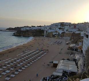 Albufeira Blick auf Stadt und Strand