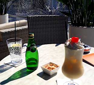 Lobby Cafe & Bar