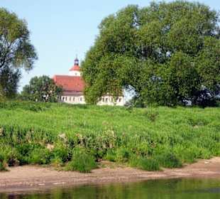 Schloß und Kirche von Pretzsch von der Elbfähre