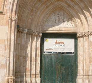 Eingangstüre - Kathedrale Santa Maria -