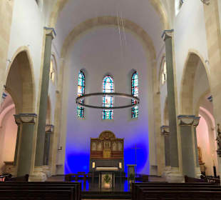 Blick ins Kirchenschiff