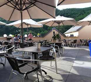 Auf der Terrasse des Restaurants Comte Godefroy