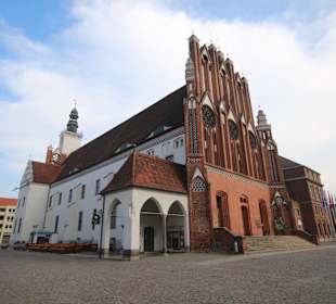 Rathaus von Südwesten