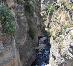 Blick von der Puente Viejo in die Schlucht