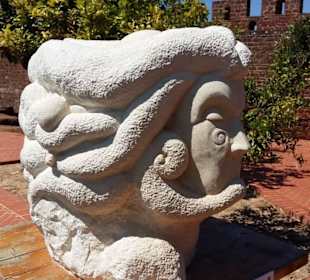 Ich fand keinen Namen für die Skulptur - und ihr ?