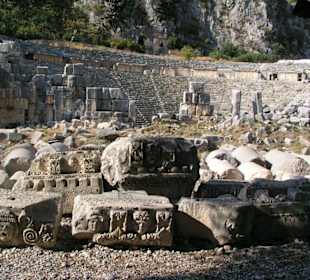 Felsengräber... Theater