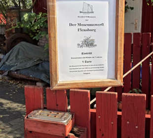 Eintrittspreis und SB-Kasse an der Museumswerft
