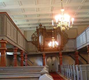 Innenraum mit Orgelprospekt