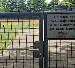 Hinweis auf Schulsportanlage
