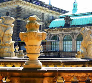 Die Steinfiguren am Nymphen