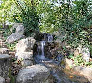 Folk Village Parkanlage