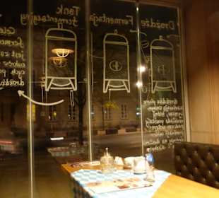 Die Bierhalle in der Krakauer Vorstadt in Warschau