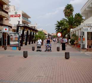 Blick in die Fußgängerzone Cala Millor