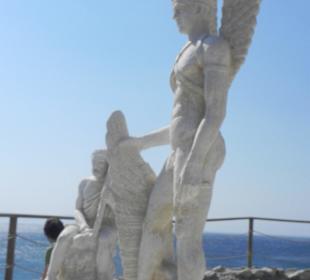 Daidalos mit Ikarus im Hafen von Aghia Galini