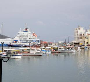 Am Hafen von Pigadia