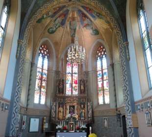 Das neugotiche Kirchenschiff