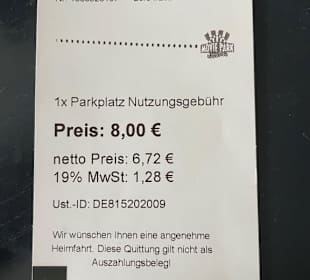 500 m enfernter Parkplatz auf einem Acker