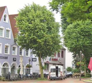 Rossini mittig im Bild  gegenüber St. Sixtus