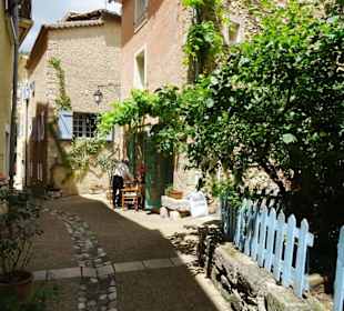 Spaziergang durch Moustiers-Sainte-Marie 