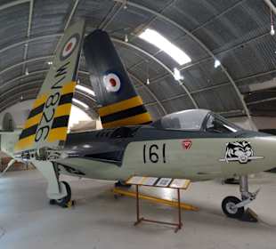 Flugzeug von einem Flugzeugträger