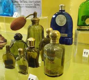 Rundgang durch das Europäische Flakonglasmuseum