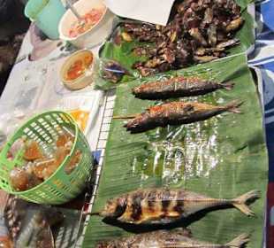 Der Bangtao Nacht-Markt mit Angeboten 028