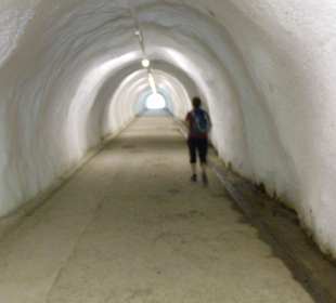 Durch den Tunnel