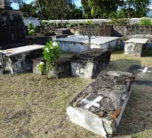Rundgang über den alten Friedhof am Meer