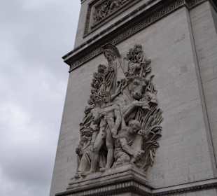Łuk Triumfalny z bliska