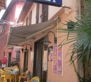 Petit Cafe