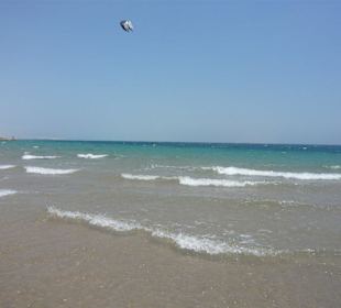 Öffentlicher Strand links vom Hotel