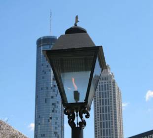 Nostalgisches vor Wolkenkratzer