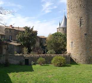 Ciudad medieval y torres fortificación interior