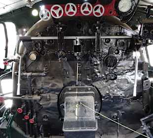 Auf dem Führerstand der Dampflok