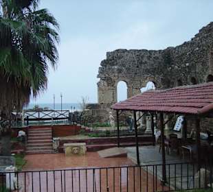Blick aus dem Apollo Garten aufs Meer