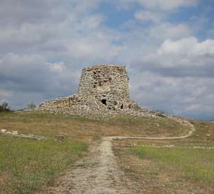 The Nuragic castle Is Paras
