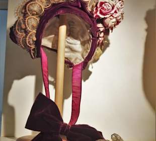 Bekleidung aus vergangener Zeit