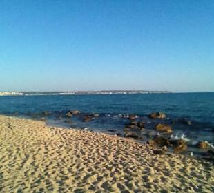 Playa a dos pasos del hotel