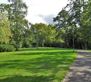 Rundgang durch den Edgar-Deichmann-Park