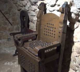 Keller - Gefängnis + Folterkammer