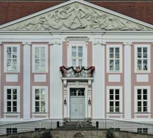 Schloss Friedrichsfelde