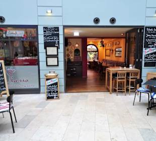 Der Eingang zum Restaurant "La Uva"