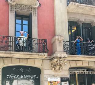 Figuren auf den Balkons