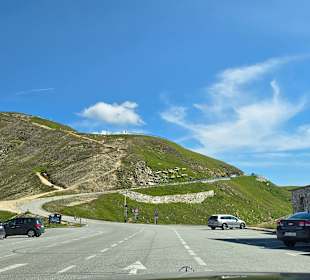 Richtung Auffahrt Edelweißhütte