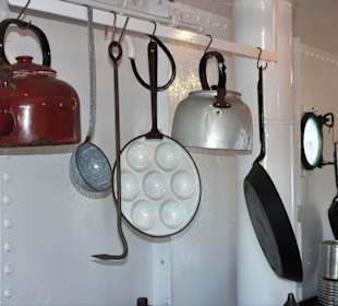 Blick in die Mannschaftskombüse