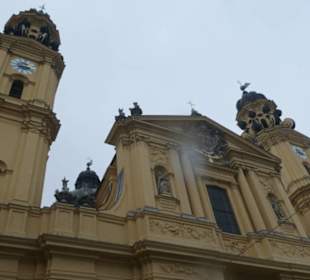 Theatinerkirche am Odeonsplatz