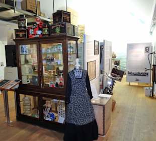 Blick in die Museumsräume des Teemuseums