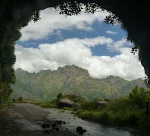 ER110: Blick aus dem 2.Tunnel Richtung Encumeada